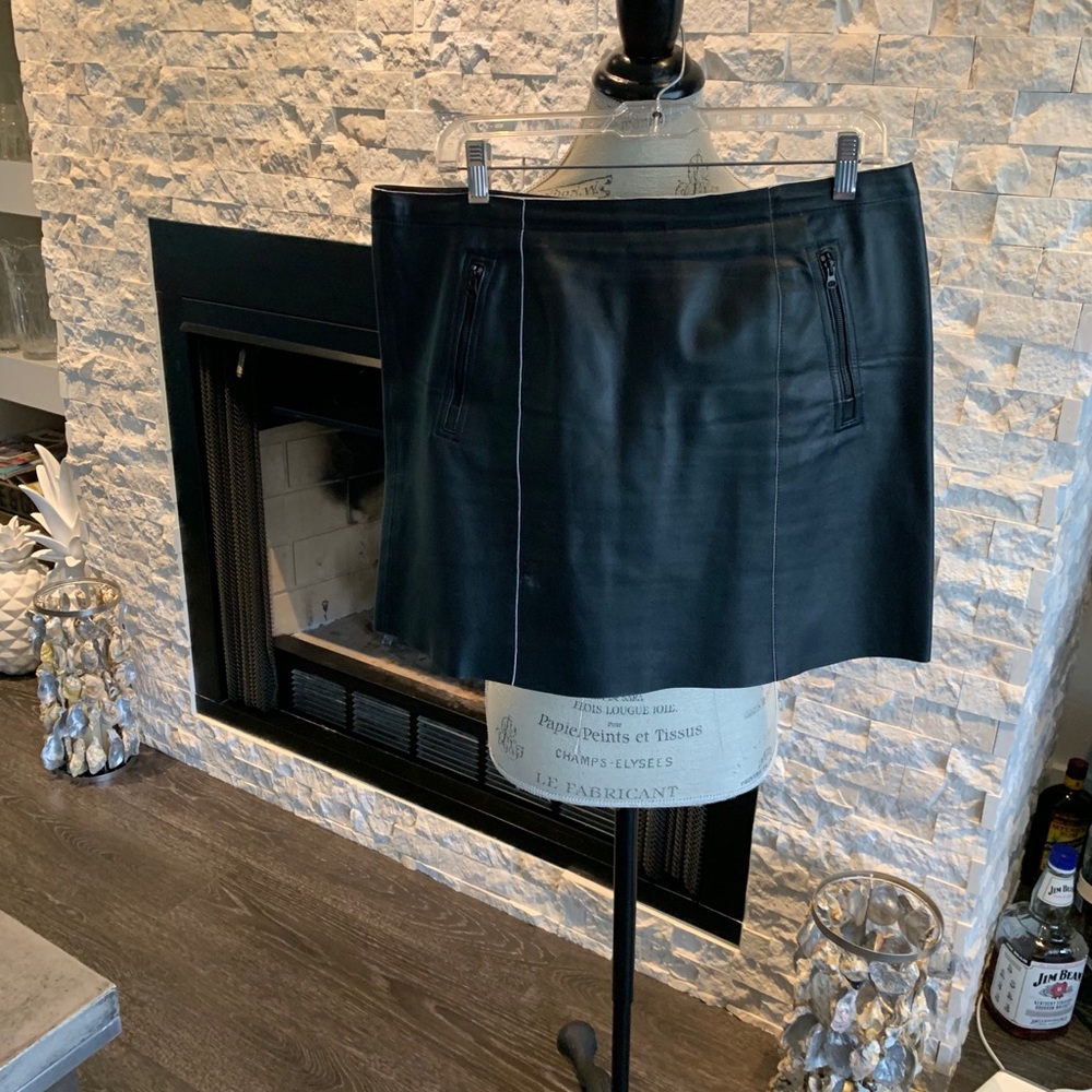 Vince lambskin leather mini skirt size 10